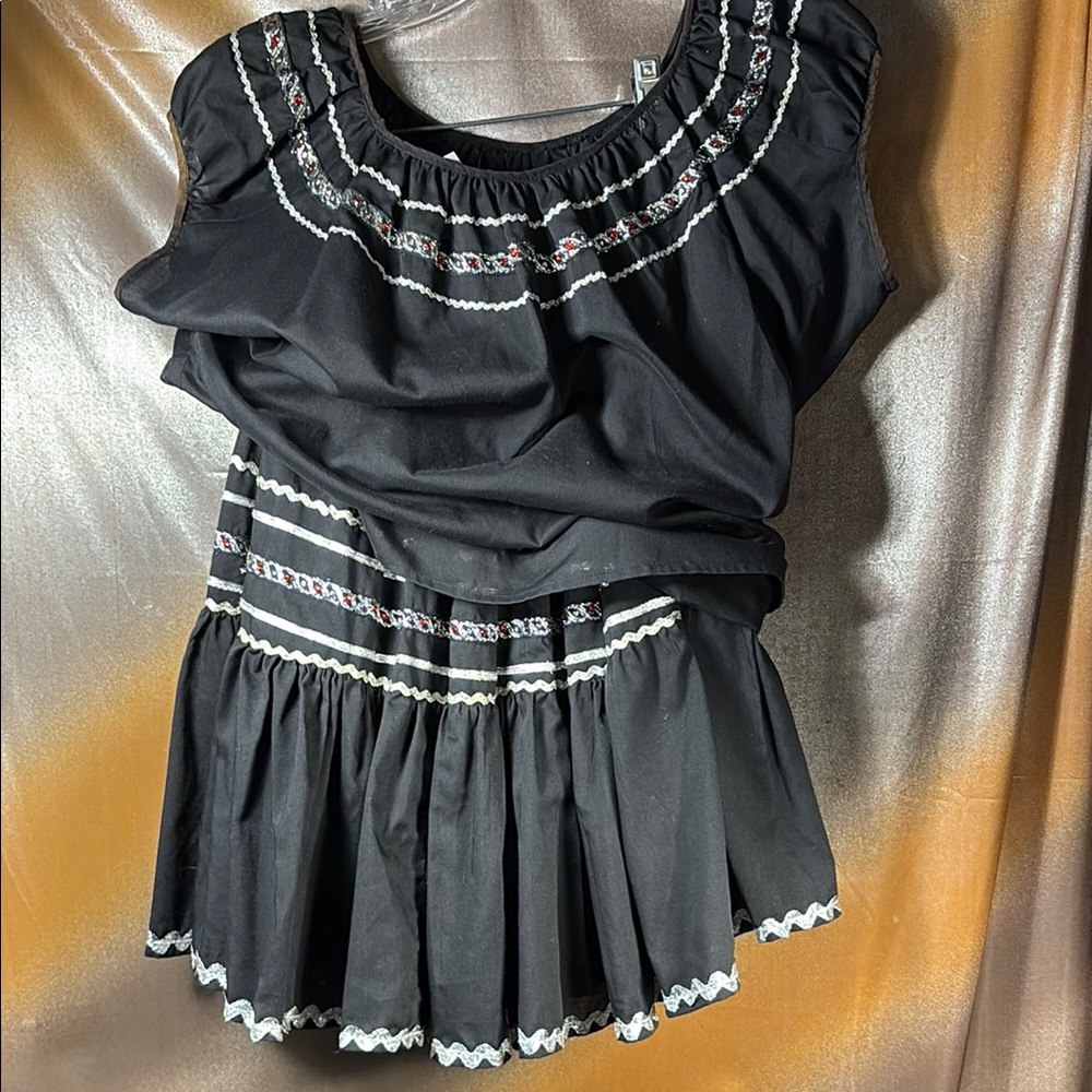 Vintage bespoke 2 piece Black sparkly Embroidered set. Mexican inspired D1